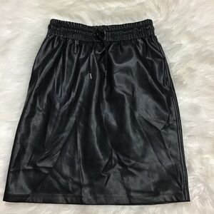 DownEast Faux Leather Pleather Skirt Black Elastic Pockets Lined Whimsigoth S